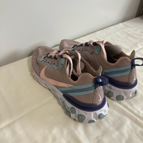 NIKE REACT womens - Picture 3 of 11